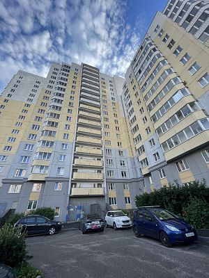 Продать квартиру г Санкт-Петербург, ул Мебельная, д 45 к 2 литера Д 13000000 рублей