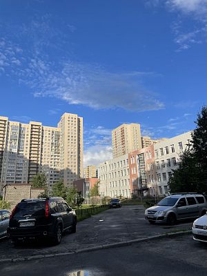 Продать квартиру г Санкт-Петербург, ул Мебельная, д 45 к 2 литера Д 13000000 рублей