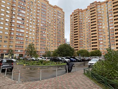 Купить квартиру г Москва, поселок Коммунарка, ул Липовый парк, д 10 к 1 15300000 рублей