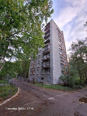 Продать квартиру г Санкт-Петербург, ул Железноводская, д 44 10999000 рублей