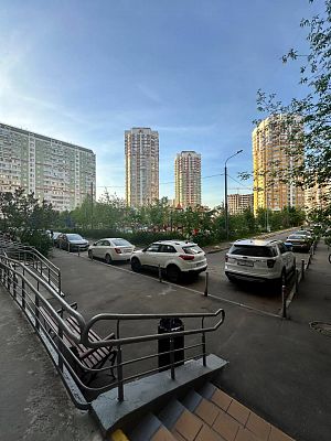 Купить квартиру г Московский, ул Московская, д 1 18000000 рублей