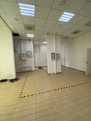 Снять в аренду помещение свободного назначения г Москва, проезд Дежнёва, д 8 180000 рублей