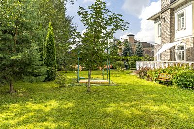 Купить дом Московская обл, г Истра, деревня Новинки 160000000 рублей