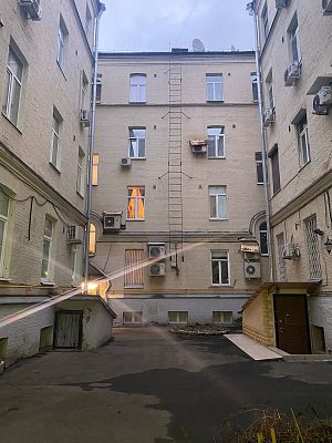 Купить квартиру г Москва, ул Дмитровка Б., д 7/5 стр 3 42000000 рублей