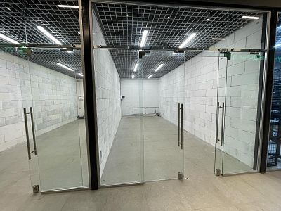 Снять в аренду торговую площадь г Санкт-Петербург, поселок Парголово, ул Брюлловская, д 3 стр 1 25000 рублей