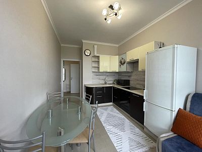 Снять квартиру Московская обл, г Красногорск, ул Липовой Рощи, д 6 к 1 60000 рублей