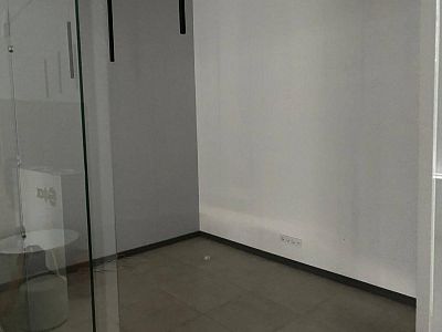 Снять в аренду помещение свободного назначения г Москва, ул Красная Сосна, д 3 300000 рублей