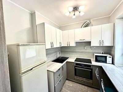 Снять квартиру г Хабаровск, кв-л ДОС (Большой Аэродром), д 23 45000 рублей
