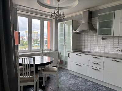 Снять квартиру г Уфа, ул Айская, д 22 70000 рублей