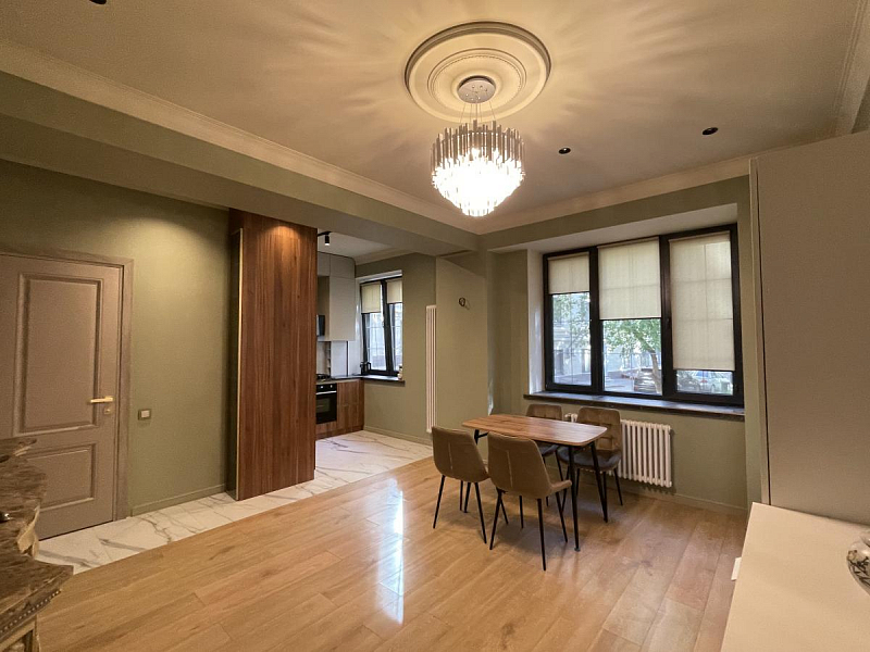 3-комн. квартира, 81 м², этаж 1/5