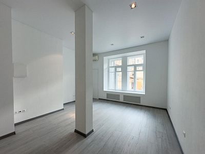 Купить помещение свободного назначения г Москва, ул Тверская, д 12 стр 7 22000000 рублей
