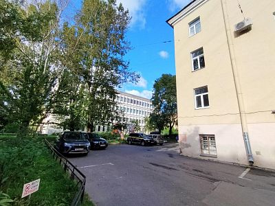 Купить квартиру г Санкт-Петербург, пр-кт Малый В.О., д 37 15000000 рублей