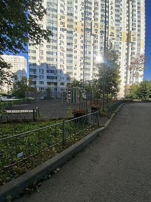 Купить квартиру г Москва, ул Герасима Курина, д 42 24500000 рублей