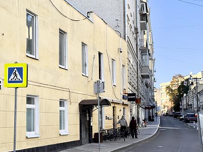 Купить помещение свободного назначения г Москва, Калашный пер, д 5 336800000 рублей