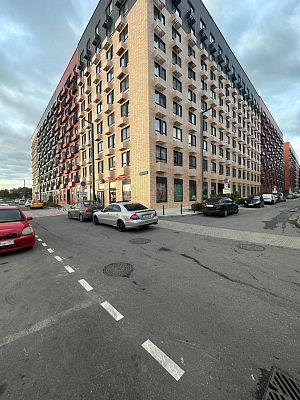 Снять в аренду торговую площадь г Москва, Новосередневский пр-кт, д 17 к 1 300000 рублей