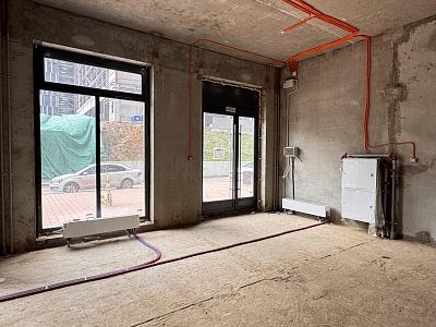 Снять в аренду торговую площадь Московская область, Ленинский городской округ, деревня Сапроново, микрорайон Купелинка, квартал Центральный, 7 140000 рублей