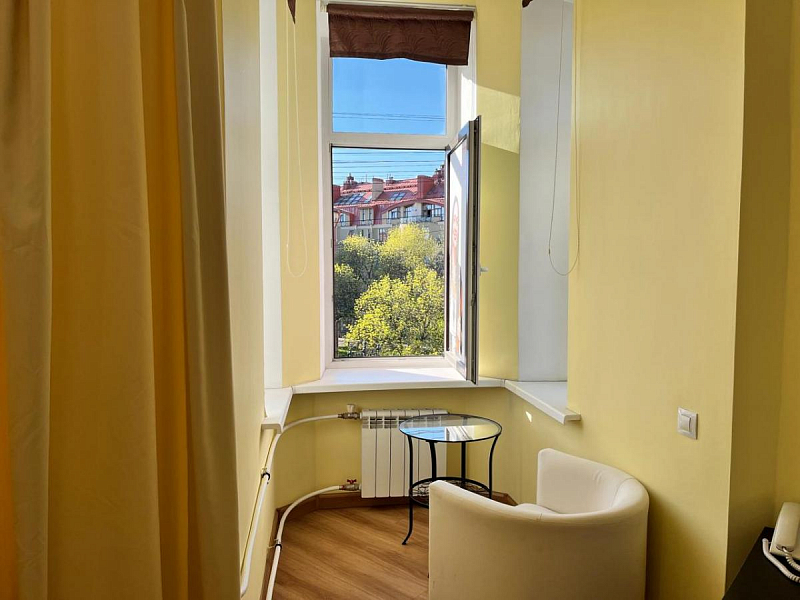 8-комн. квартира, 272.1 м², этаж 4/6