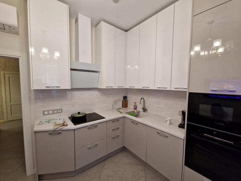 3-комн. квартира, 81.3 м², этаж 8/12