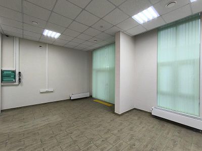 Снять в аренду помещение свободного назначения г Москва, пр-д Стройкомбината, д 1 стр 49 219000 рублей