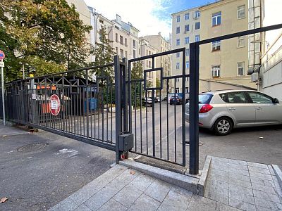 Купить квартиру г Москва, ул Арбат, д 51 стр 1 60000000 рублей