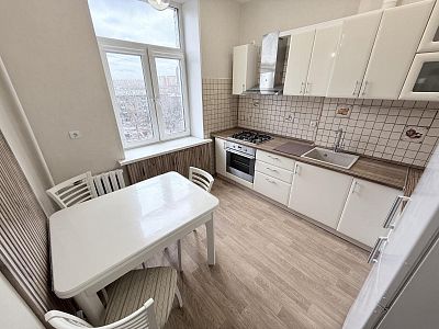 Снять квартиру г Москва, ул Профсоюзная, д 24 к 1 80000 рублей