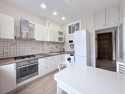 Снять квартиру г Москва, ул Профсоюзная, д 24 к 1 80000 рублей