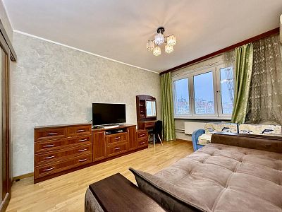 Купить комнату г Москва, ул Абрамцевская, д 1 8100000 рублей