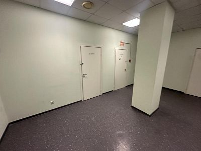 Снять в аренду торговую площадь г Москва, ул Веерная, д 30 к 3 1800000 рублей