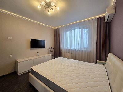 Снять квартиру г Москва, ул Декабристов, д 28 к 2 130000 рублей