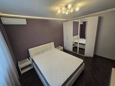 Снять квартиру г Москва, ул Декабристов, д 28 к 2 130000 рублей