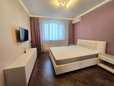 Снять квартиру г Москва, ул Декабристов, д 28 к 2 130000 рублей