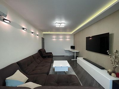 Снять квартиру г Москва, ул Декабристов, д 28 к 2 130000 рублей