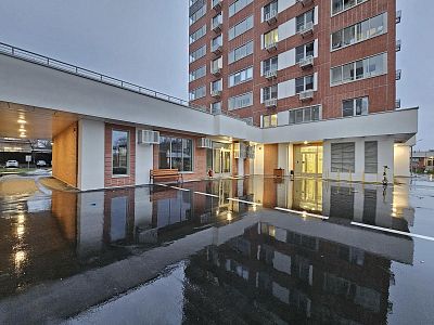 Снять в аренду торговую площадь г Москва, проезд Черепановых, д 10 450000 рублей