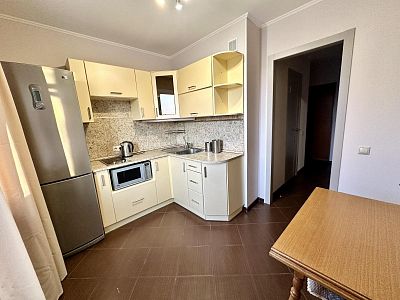 Снять квартиру г Хабаровск, ул Шеронова, д 28 40000 рублей