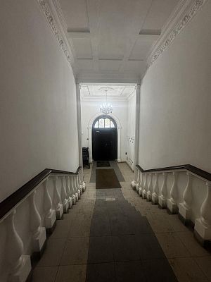 Купить квартиру г Москва, ул Пятницкая, д 53/18 стр 1 150000000 рублей