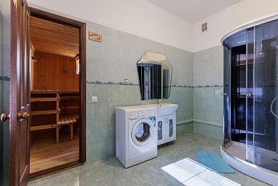 Купить дом Ленинградская область, Ломоносовский район, Лебяженское городское поселение, городской посёлок Лебяжье 25000000 рублей