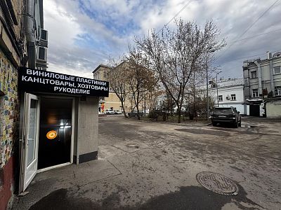 Снять в аренду помещение свободного назначения г Москва, ул Пятницкая, д 3/4 стр 2 100000 рублей