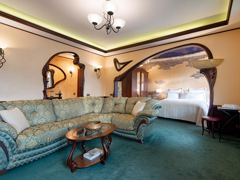 2-комн. квартира, 69.8 м², этаж 2/20