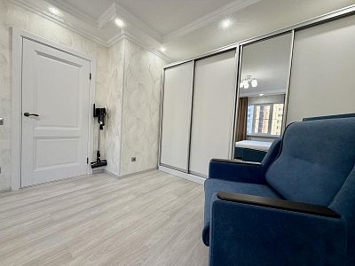 Снять квартиру г Санкт-Петербург, ул Олеко Дундича, д 40 47000 рублей