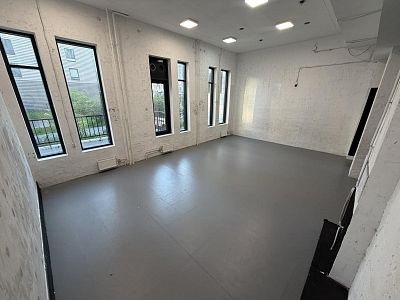 Снять в аренду помещение свободного назначения г Москва, поселок Коммунарка, ул Александры Монаховой, д 90 к 1 220000 рублей