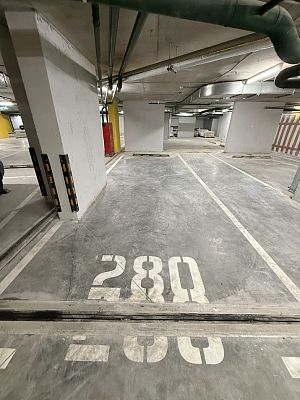 Снять гараж г Москва, ул Эдварда Грига, д 7 18000 рублей