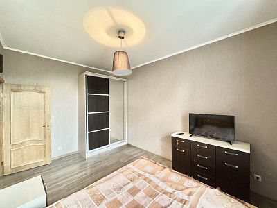 Снять квартиру г Москва, ул Большие Каменщики, д 17 75000 рублей