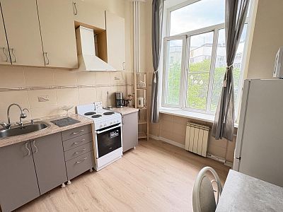 Снять квартиру г Хабаровск, ул Муравьева-Амурского, д 40 55000 рублей