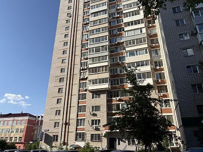 Снять квартиру г Хабаровск, ул Большая, д 12 52000 рублей