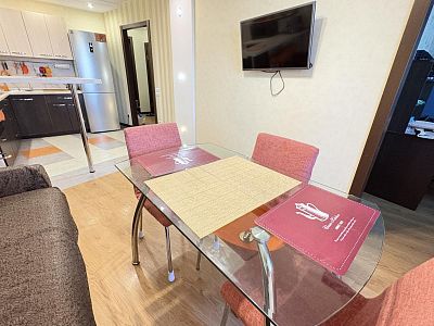 Снять квартиру г Хабаровск, ул Большая, д 12 52000 рублей