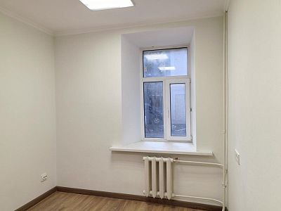 Снять в аренду помещение свободного назначения г Москва, ул 3-я Тверская-Ямская, д 11 250000 рублей