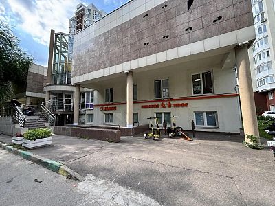 Снять в аренду помещение свободного назначения г Москва, Филёвский б-р, д 24 99800 рублей