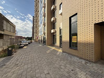 Снять в аренду помещение свободного назначения г Москва, Очаковское шоссе, д 7 150000 рублей
