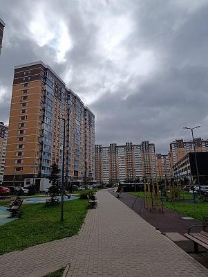 Снять квартиру г Люберцы, мкр Зенино ЖК Самолёт, ул Вертолетная, д 16 к 2 35000 рублей