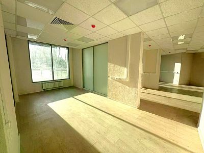 Снять в аренду помещение свободного назначения г Москва, Варшавское шоссе, д 139 400000 рублей